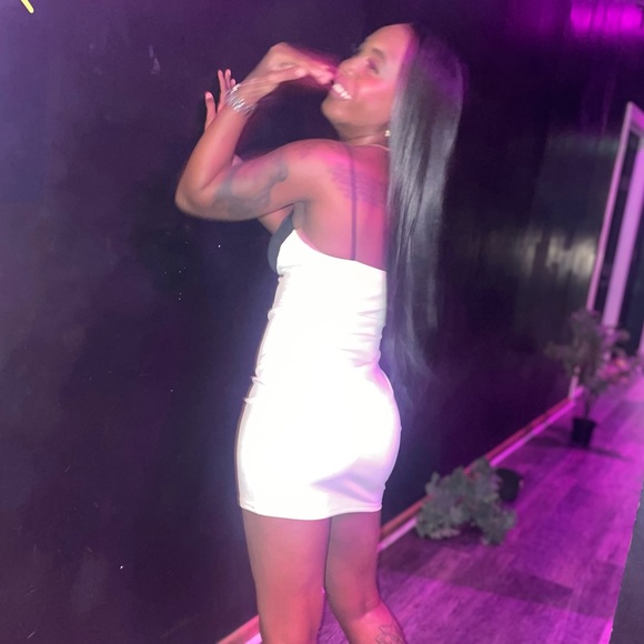 Dress - Picture 2 of 3